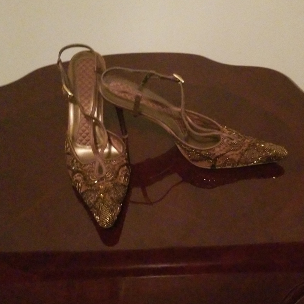 Shoes - Picture 2 of 3